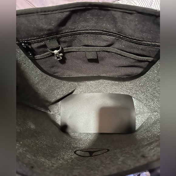 Mercedes Benz bag - Picture 5 of 5